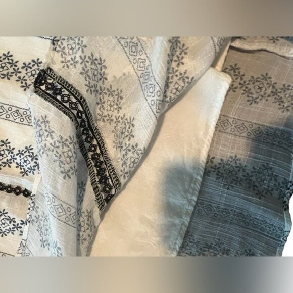 English‎ Factory Womens Off Shoulder Top Blouse Tunic M Bell Sleeves - Picture 4 of 9